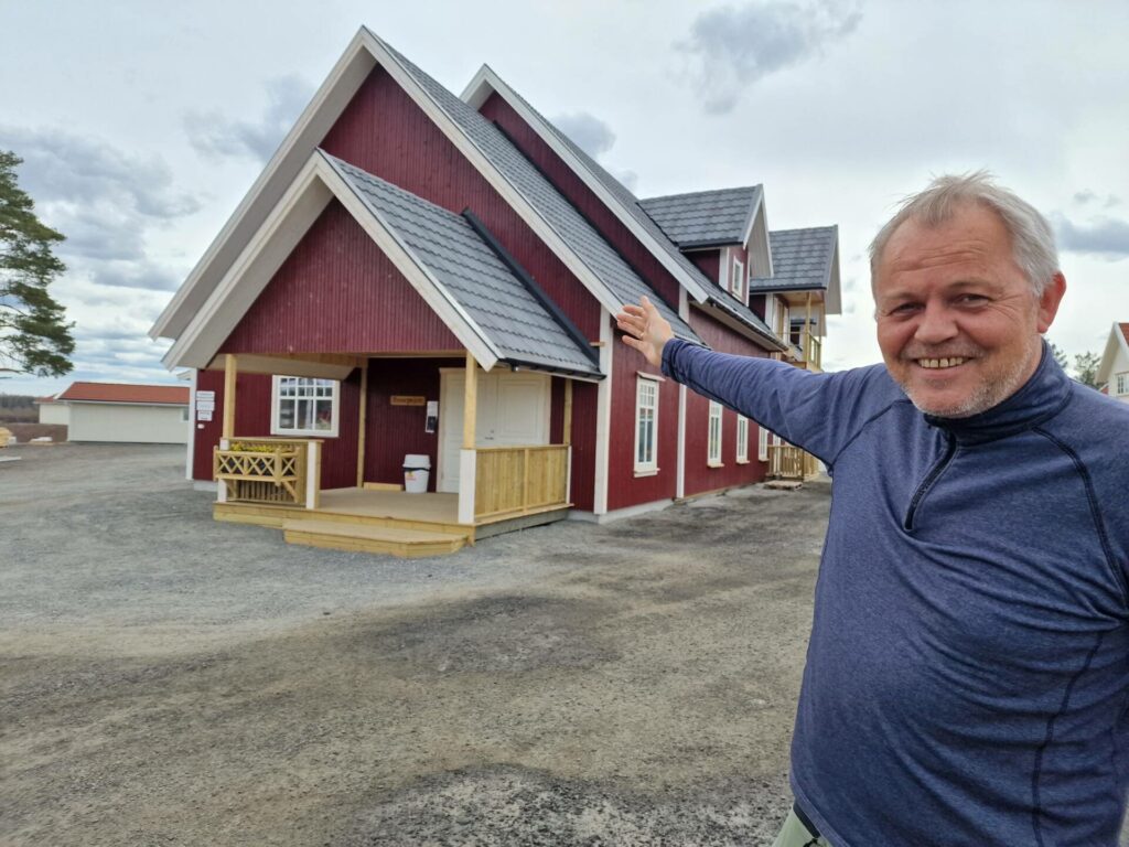 MYE ER GJORT: Det meste er ferdig utvending på restauranten. Nå gjenstår bare det siste innvendig, før restauranten kan åpne i juni.