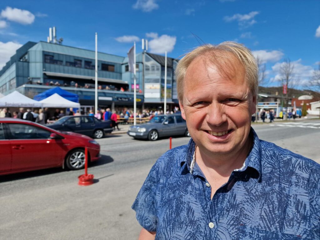 FORNØYD: Været er den store X-faktoren i alle typer utendørsarrangement. Odd Erland Dalen er glad for at værmeldingen slo til.