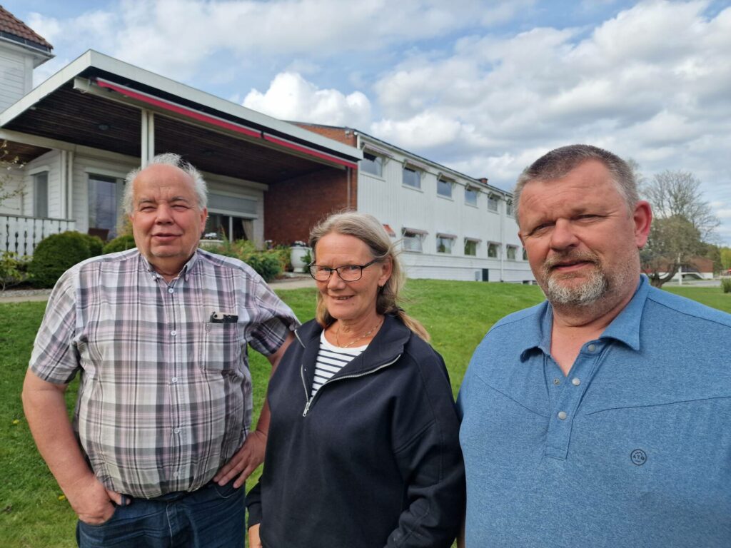 NY DRIFT: Stiftelsen har nå overtatt driften av Sønsterud Bofellesskap. Fra styret ser vi Per Roar Bredvold (til venstre), Eli Mette Gunnarsrud og Roger Bekkemoen.