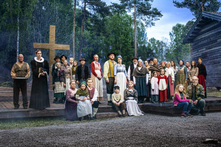 FORMIDLER LOKALHISTORIE: Kjerkebrannspelet skal også i år fortelle historien om befolkningens liv etter kirkebrannen i Grue i 1822. Foto: Martin Høgberget.