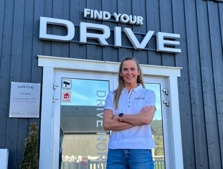BLIR PROSJEKTLEDER: Tidligere håndballspiller Ida Alstad er ansatt som prosjektleder for WePlay og FerieCamp i DRIVE Norge. Nå kommer tilbudet til Sønsterud skole. Foto: DRIVE Norge.