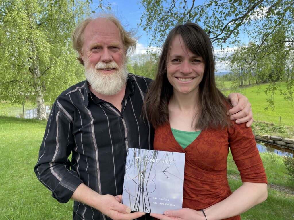 OPPFØLGER: Ruth og faren Hans Kristian Eig er nå aktuelle med «Stille, mitt hjerte». Det er oppfølgeren til «I skogens favn» som kom i 2018.