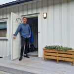PÅ FLYTTEFOT: Kristian Botten Pedersen, Luisa Arango og datteren flytter til Oslo. Med det må de begge også gi seg i lokalpolitikken i Åsnes.