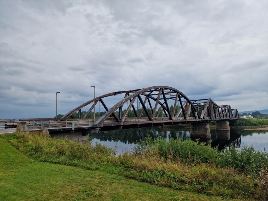 BLIR STENGT: Flisa bro stenges på ubestemt tid. Det har Statens Vegvesen bestemt etter kollapsen på Tretten.