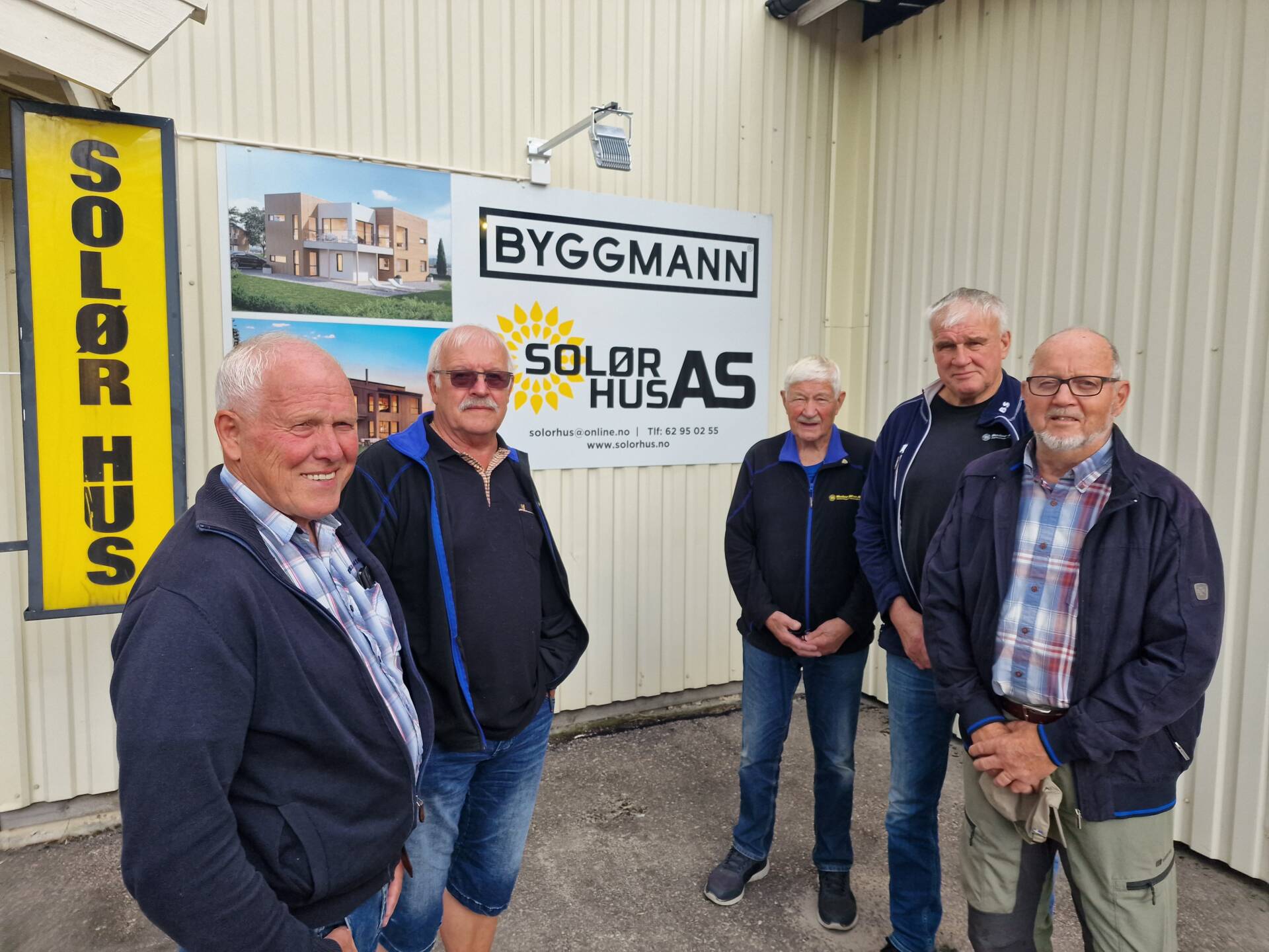 STARTET DET HELE: I mai 1992 var det denne gjengen som etablerte Solør Hus. Fra venstre Øyvind Bekkemoen, Helge Dammen, Kåre Fjeld, Hugo Skoglund og Oddvar Bjerktun.