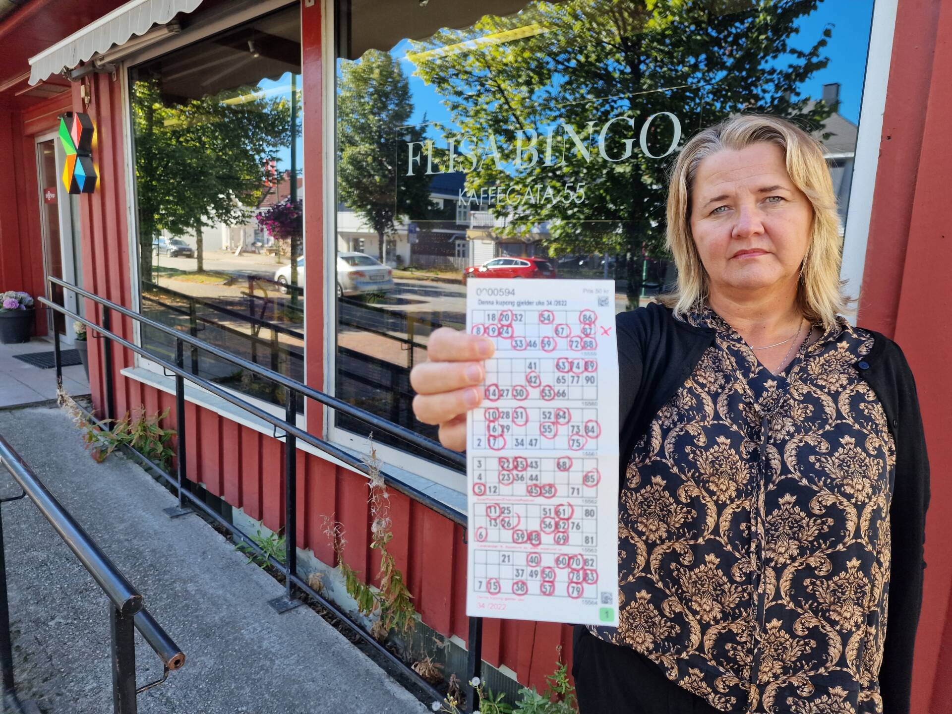 VIKTIG INNTEKT: Deler av overskuddet fra spill hos Flisa Bingo går til ti lokale lag og foreninger. Namnå Idrettslag er én av dem. Leder, Anita Madshus, frykter stor reduksjon i overføringene.