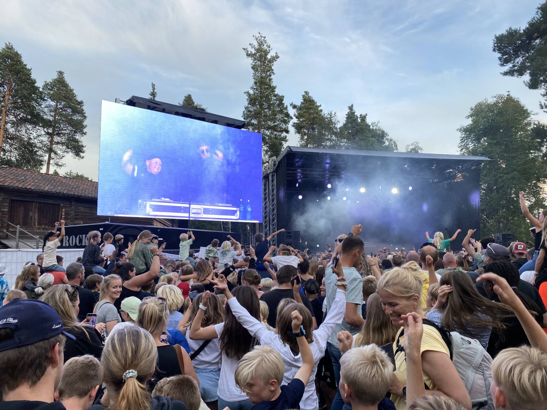 I SKOGFINNENES TJENESTE: De som besøkte TIX-konserten på Gruetunet under Grueturneringen telles også som besøkende hos Norsk Skogfinsk Museum. Arkivfoto: Herman O. Larsen.