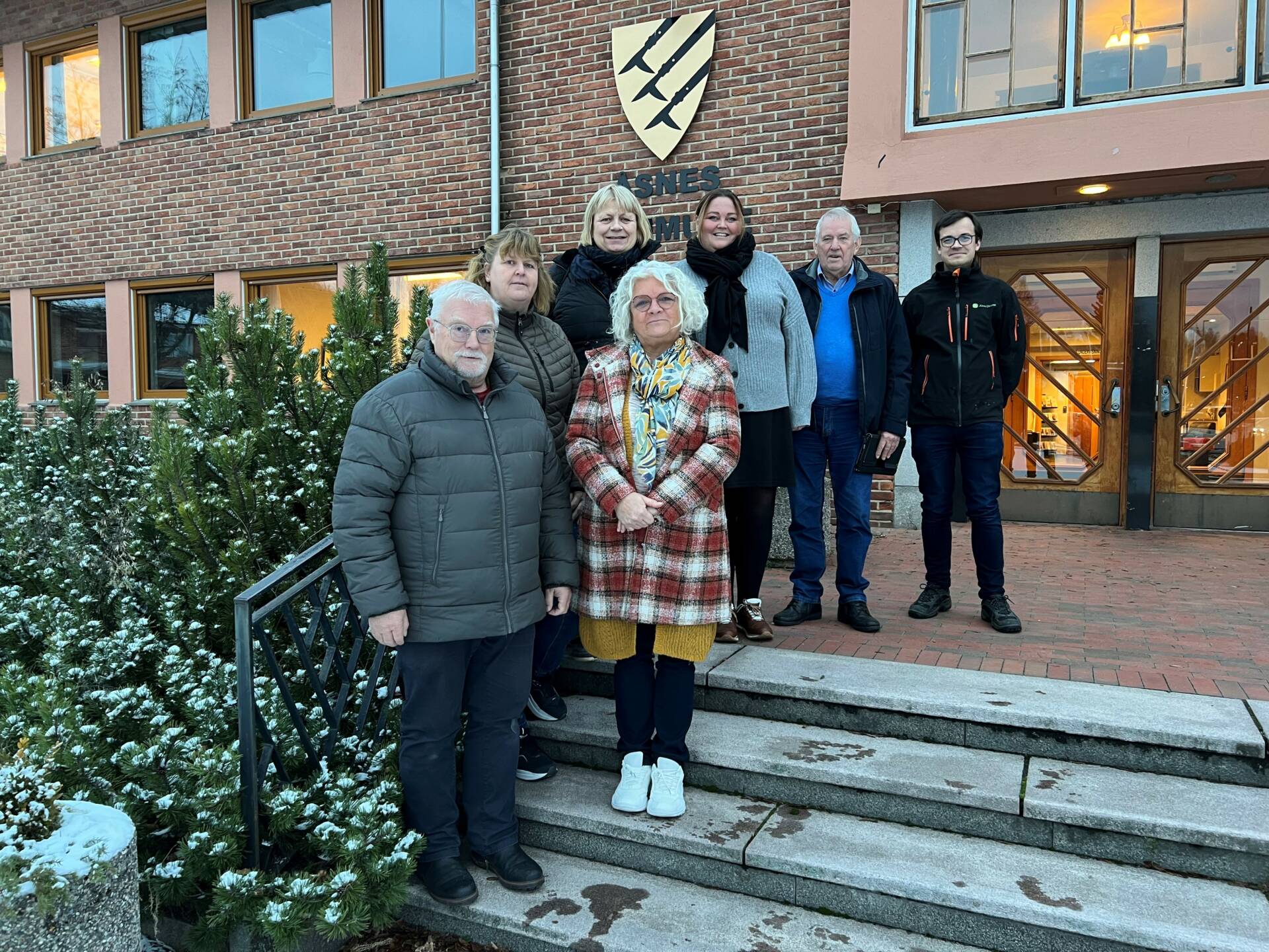 HAR TRUA NÅ: Rune Sørlie (fra venstre), Pia Knøsen Lund, Mari Gjestvang, May-Liss Sæterdalen, Kari Heggelund, Ivar Arnesen og Simon Andersson Støa tror alle at en viltlandslinje blir realisert på Sønsterud om noen år nå.