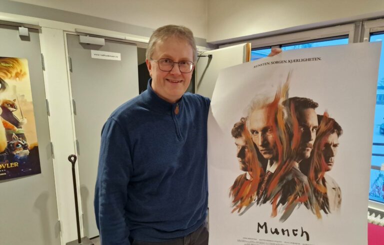 FØRPREMIERE: Den nye storfilmen «Munch» har førpremiere på Flisa torsdag 26. januar. Kinosjef Odd Skramstad kan se tilbake på et bra 2022, og har også tru på 2023.