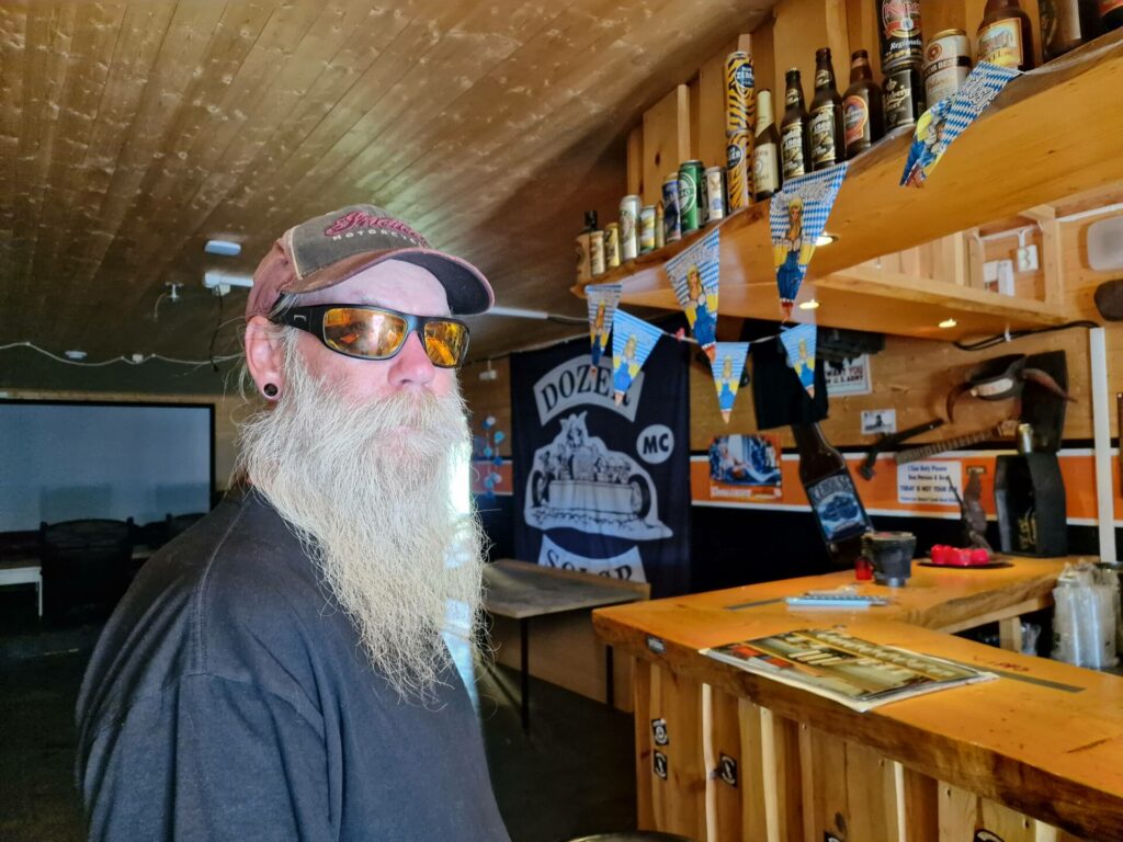 ELDST I KLUBBEN: Torgeir Sæther har vært med i Dozer MC Solør helt siden starten for 30 år siden. Han var også med i forløperen til klubben, Grevling MC.