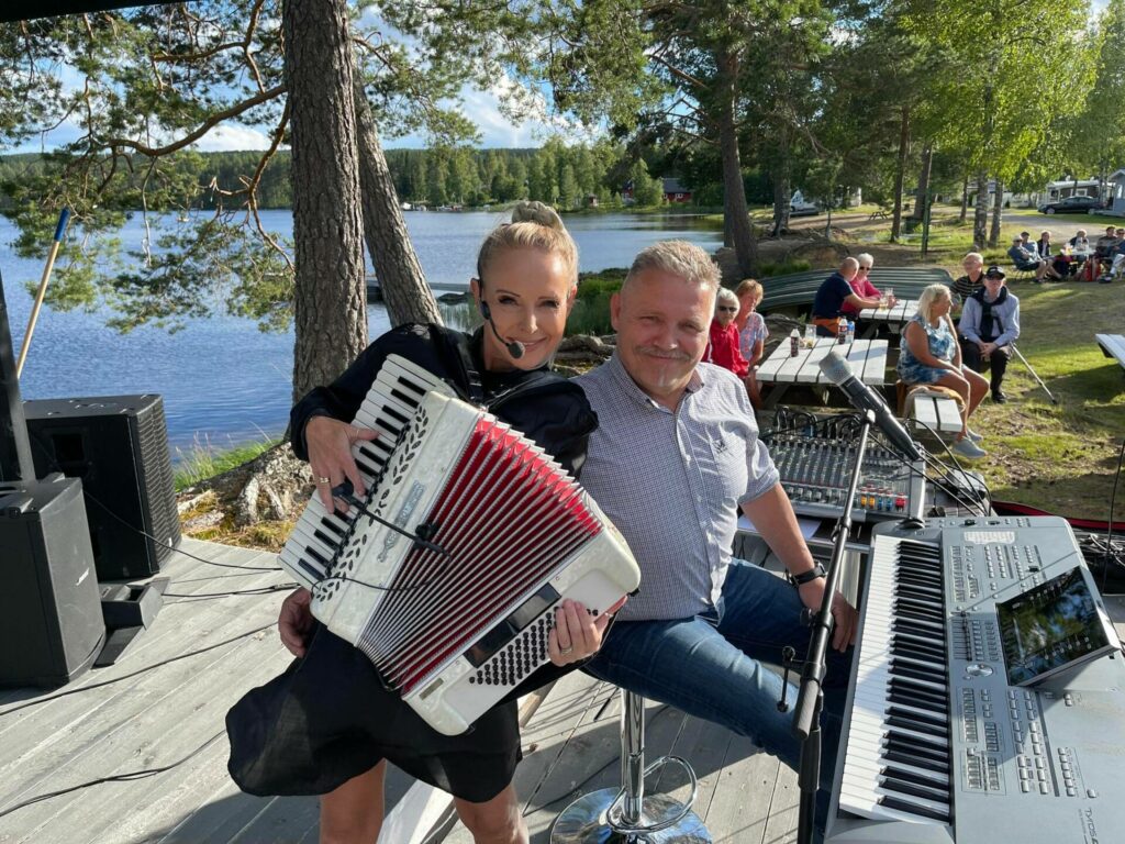 KOMMER TILBAKE: Rita & Kåre tar turen fra Stavanger til Finnskogen for å være med på allsang også i år. I tillegg deltar Mr. Ray, Sebastian og Rune Rudberg.